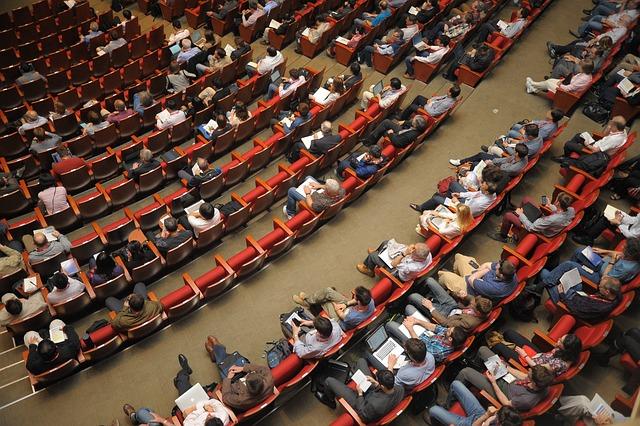 Konference osobního rozvoje: Proč jsou nezbytné pro váš růst